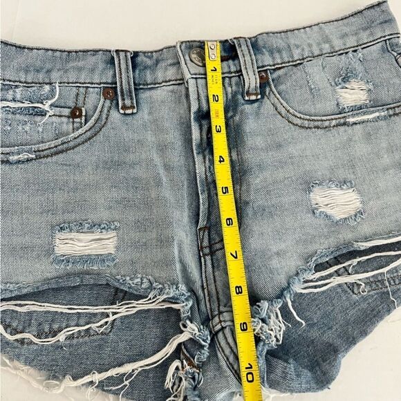 UO BDG Essential Mid-Rise Denim Short Blue Size 25W Frayed Jean Shorts Thrashed - Picture 10 of 13